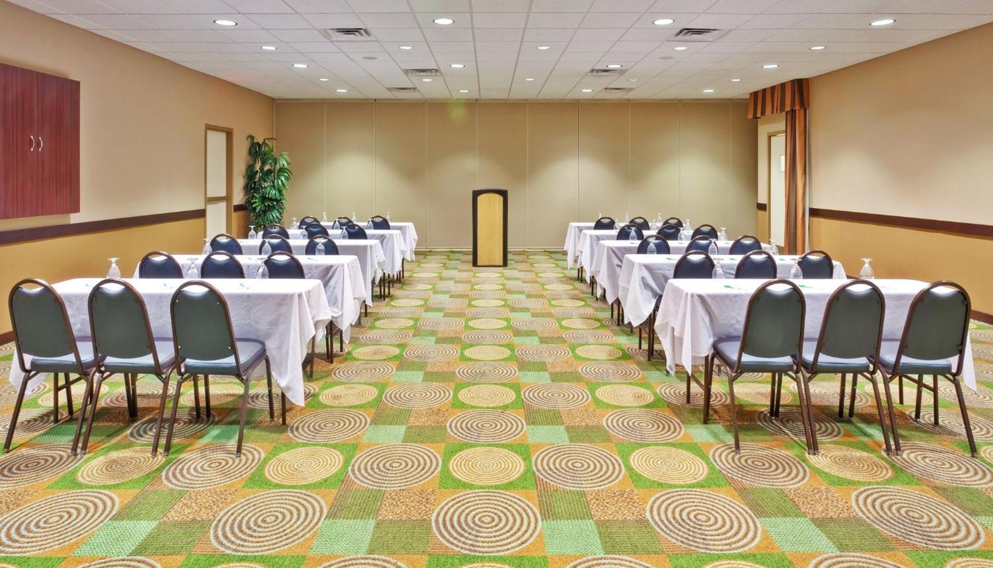 Holiday Inn Bloomington-University Area By Ihg Exterior photo